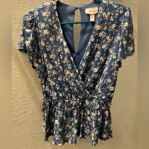 Willow-root blue floral peplum top size small